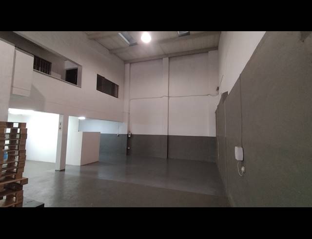 225M² MINI FACTORY TO LET IN BRIARDENE
